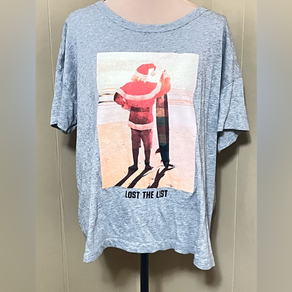 Old Navy Size XL Heather Gray SS Gifting Tee Santa Lost the List Beach Casual - Picture 9 of 10